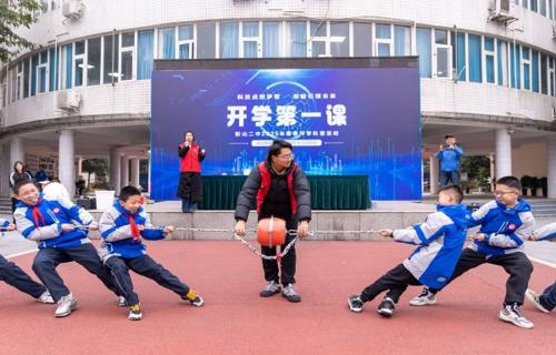 然而在选择专利类型时企业往往会陷入迷茫因为并非所有类型的专利都适合每个企业因此企业在申请专利时应根据