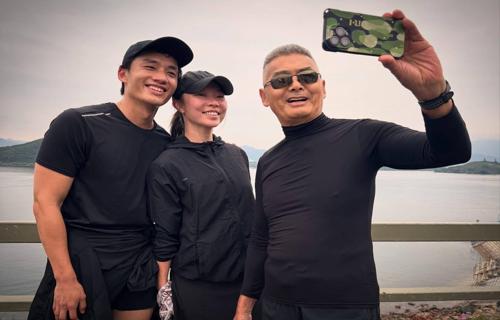 在这片原始森林中我找到了一种力量和勇气在同时这片森林也是我的灵感源泉在这片绿色的海洋中我看到了生命的